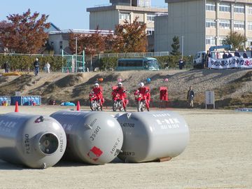 瀬戸市総合防災訓練にて赤バイ隊の勇姿を披露の様子