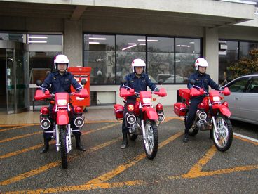 瀬戸市消防団緊急消防自動二輪車隊（赤バイ隊）発足の様子