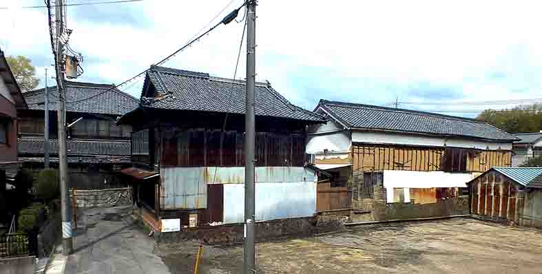 離れ・塀・旧事務所・新小屋