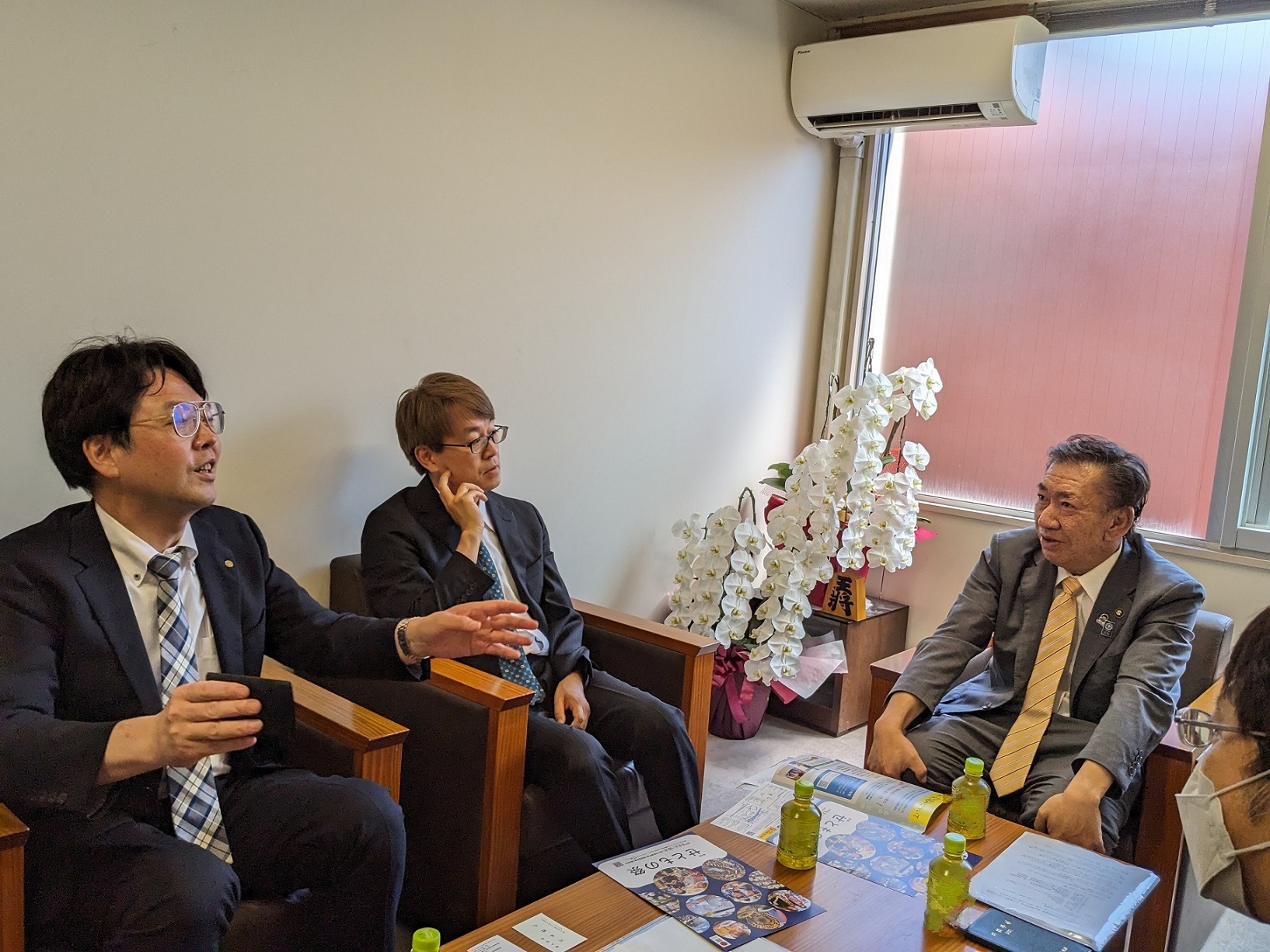 日本将棋連盟羽生会長、森下常務理事と面談