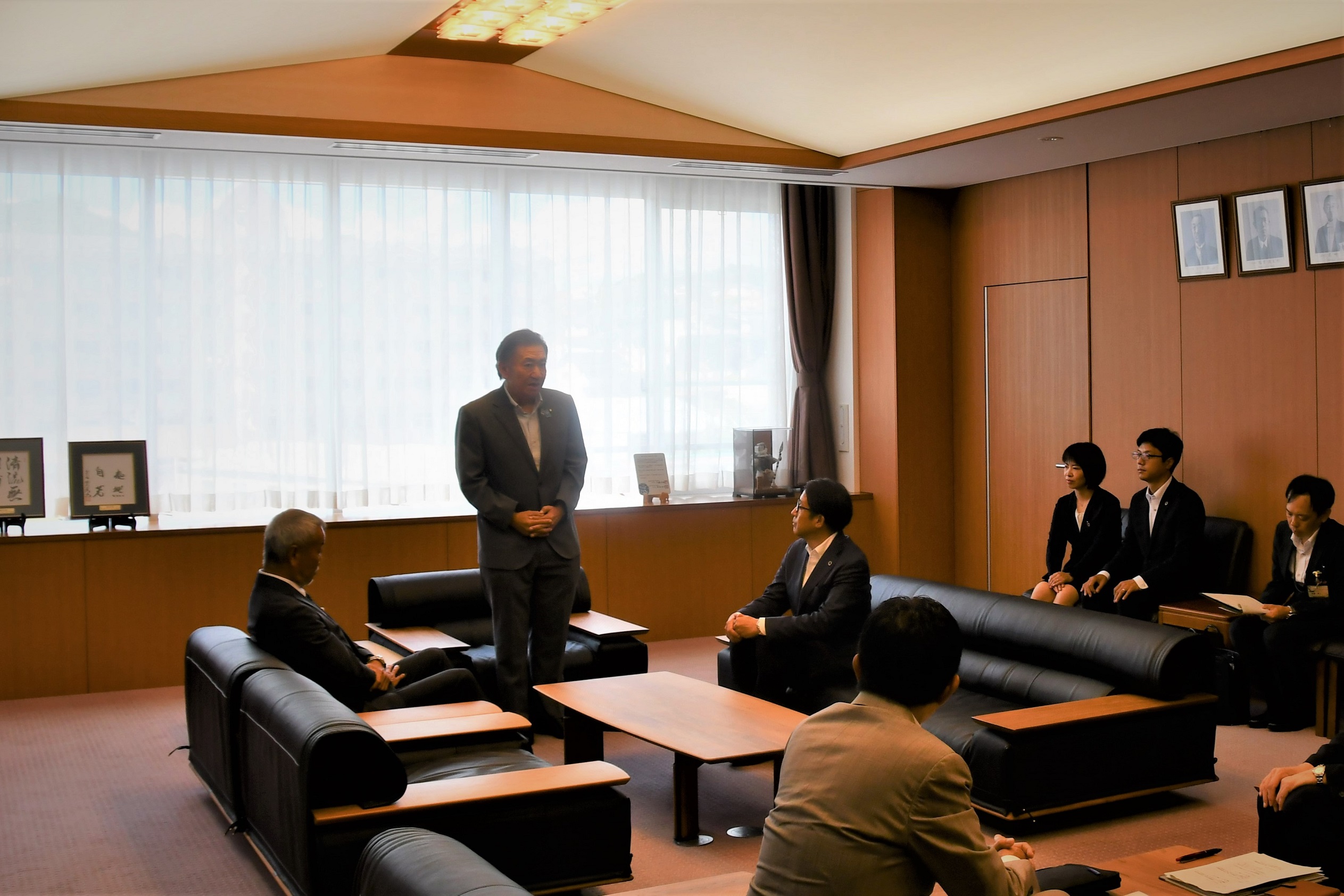 社会福祉協議会、大橋運輸との健康活動の協定での懇談写真