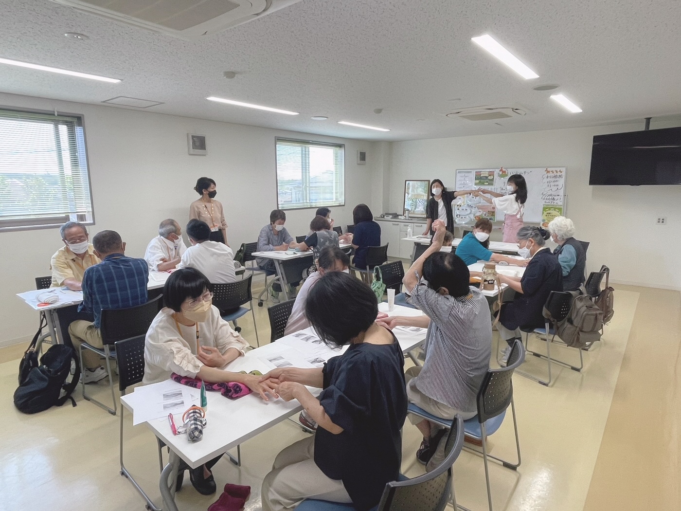 ハンドマッサージ.jpeg ハンドマッサージ.jpeg