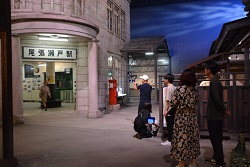 瀬戸蔵ミュージアム内の再現された尾張瀬戸駅舎の写真