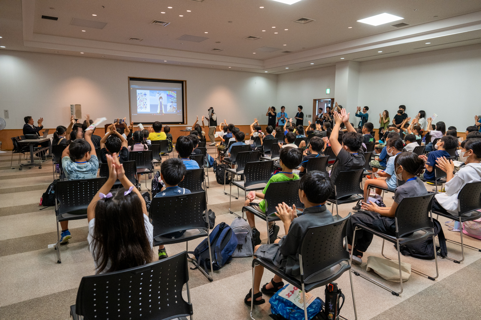 応援する子ども達